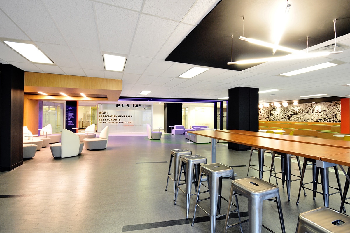 Projet de design - Aire ouverte au Collège LaSalle Montréal aménagé par VAD Designers d'intérieur commercial.
